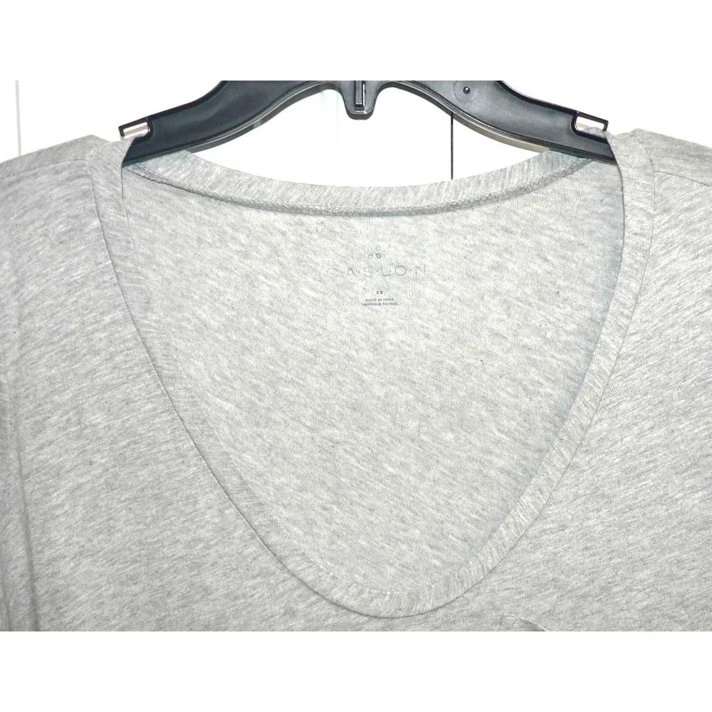 Caslon Women's Rounded V Short Sleeve Cotton/Modal Pocket Tee in Grey Heather XS